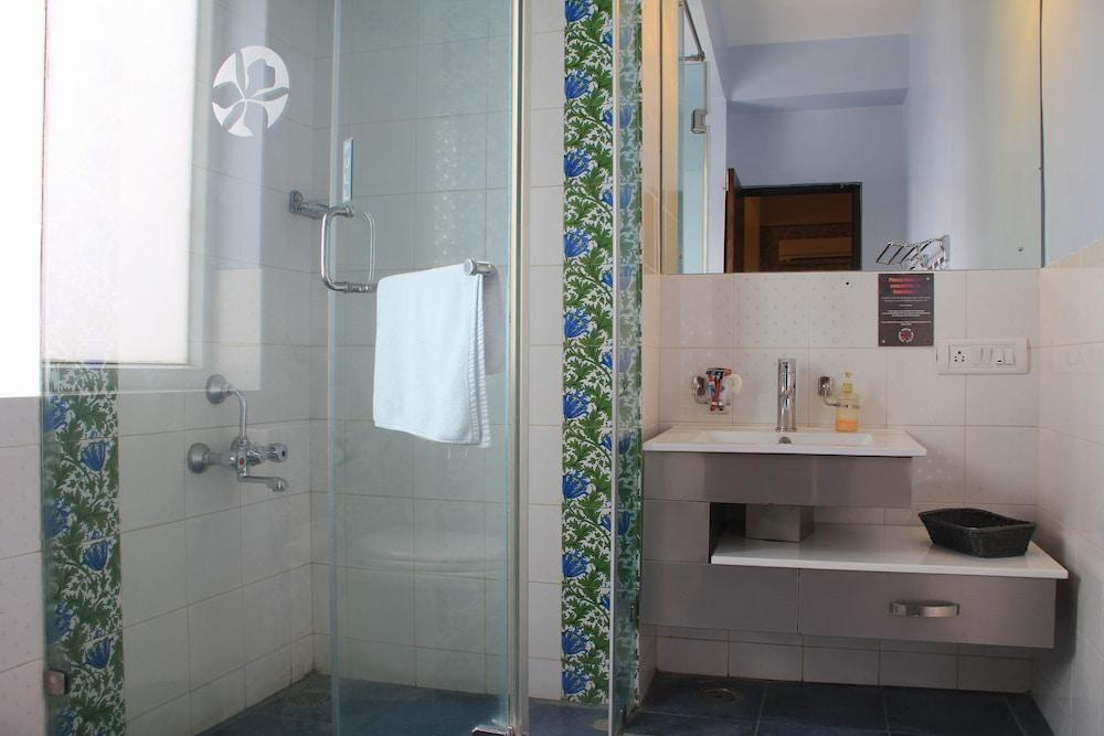 Orchid Suites - A Boutique Hotel Bangalore Off Residency Road Exteriör bild